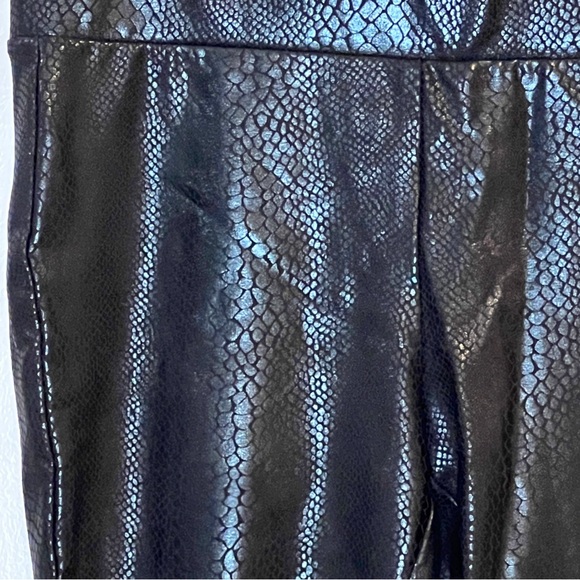 Torrid Black Metallic Snakeskin Skinny Ankle Length Leggings Womens Plus Size 1X - Picture 2 of 12